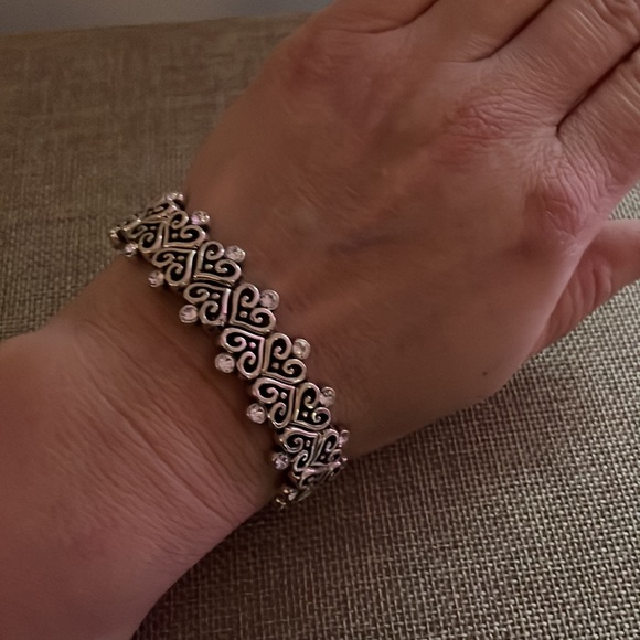 Heart Stretch Bracelet - Picture 3 of 10